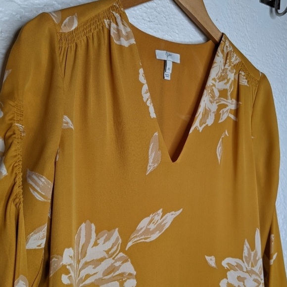 Joie 'Galvin' Silk Blouse in Dusty Gold XS - Picture 2 of 4